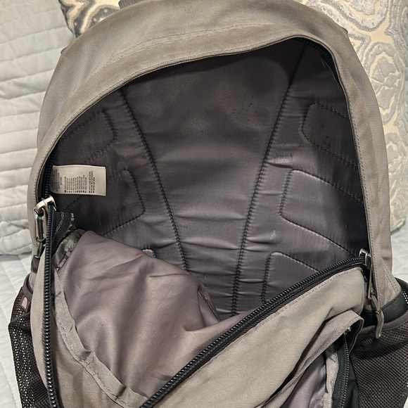 THE NORTH FACE JESTER BACKPACK TNF Black One Size - Picture 4 of 9